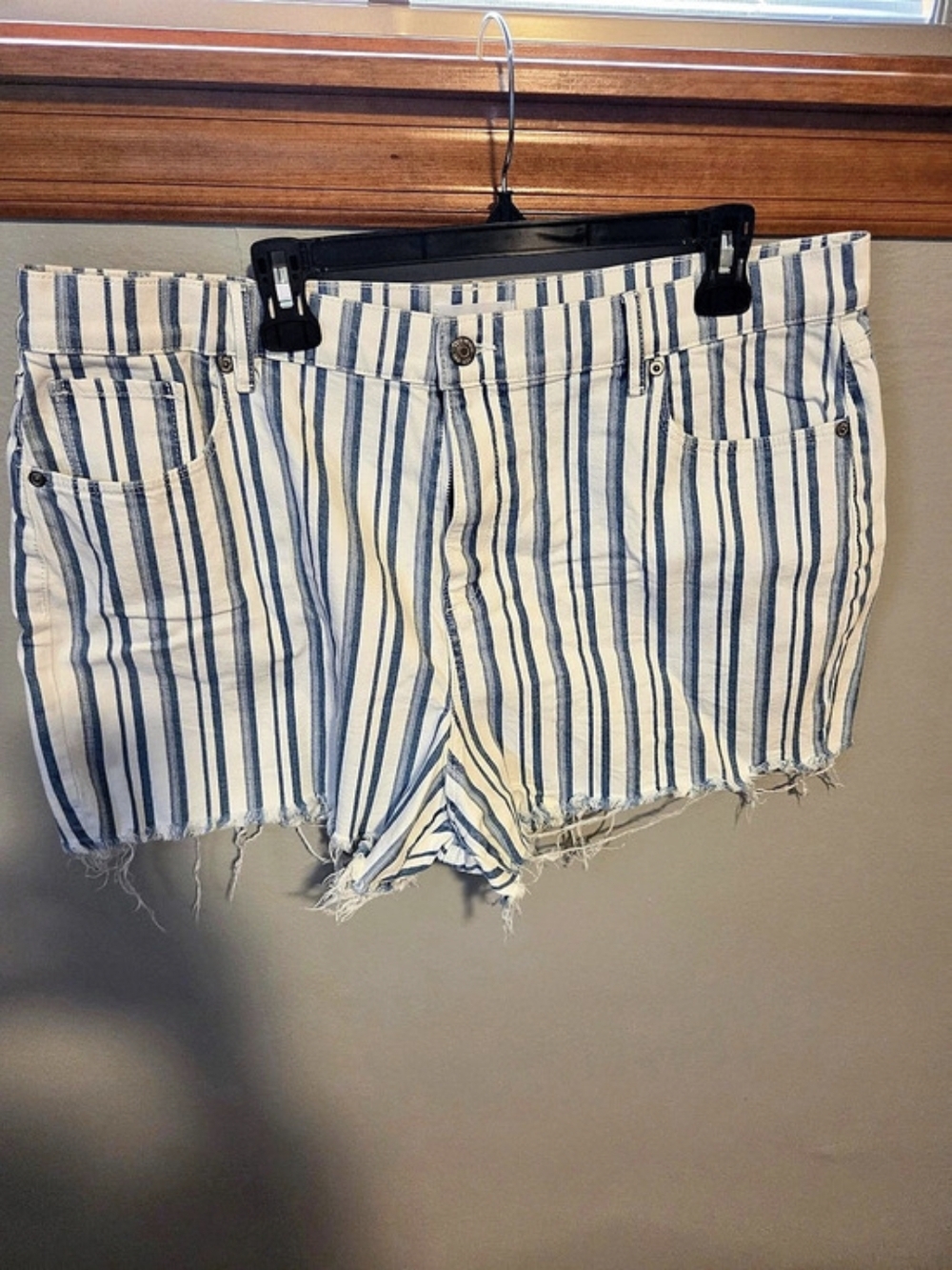 LOFT Striped Jean Shorts in Blue & White Size 18